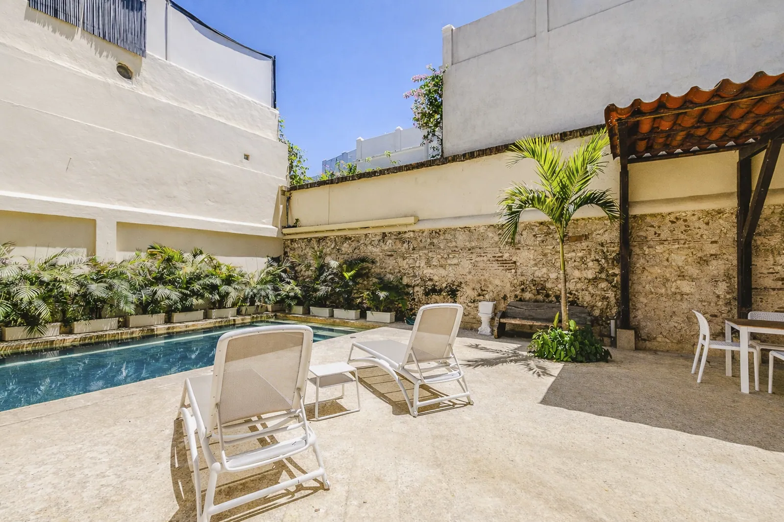 Espace détente de la terrasse privative de 150 m²